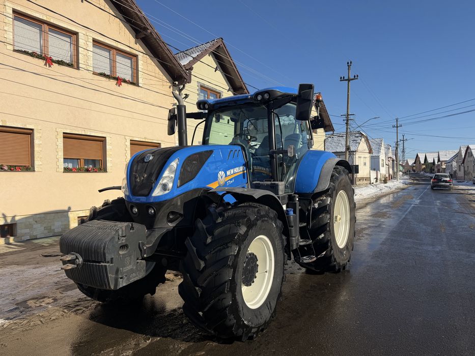 New Holland  T7 215 S