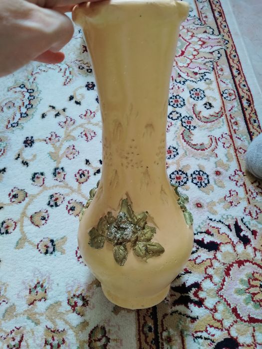 Продам вазу декоративную