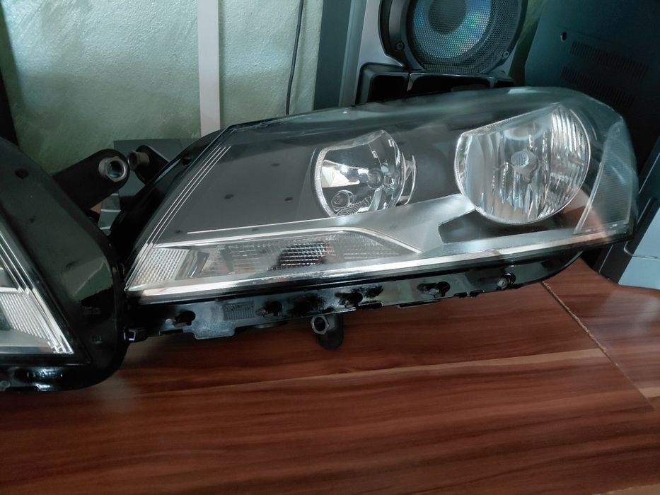 Faruri VW  passat B7