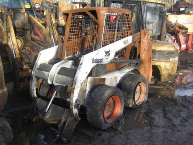 Dezmembrez mini-încărcător Bobcat S130, S150, S175, S185– piese utilaj