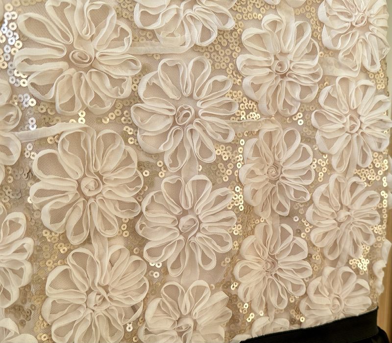 Rochie din matase, top cu flori din voal si paiete, marimea S-M