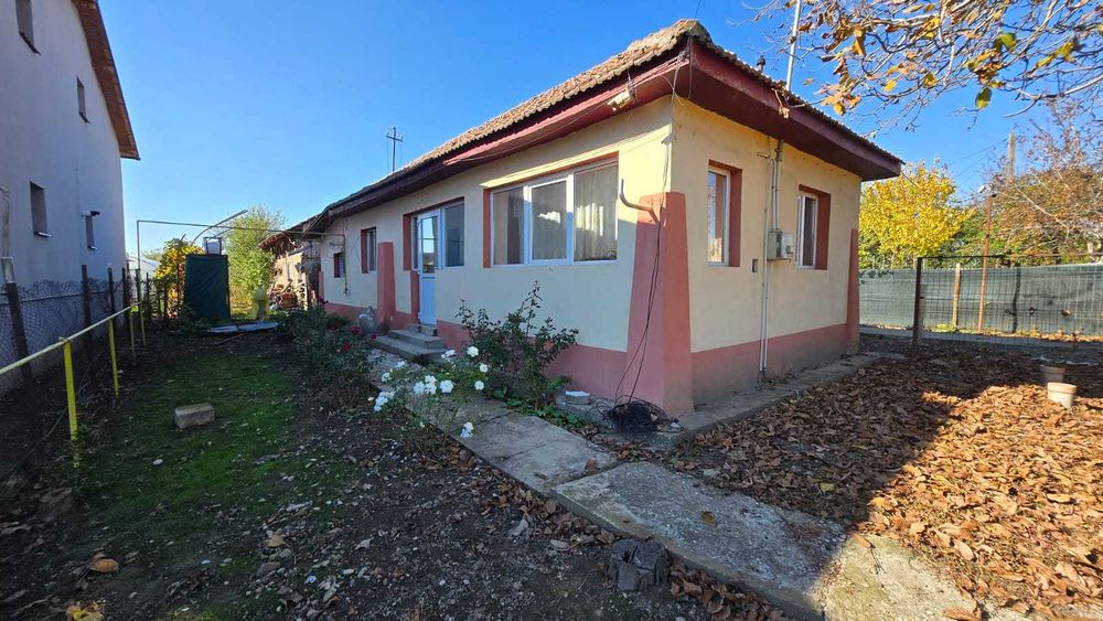 Casa batraneasca renovata,  Com. Dumbrava