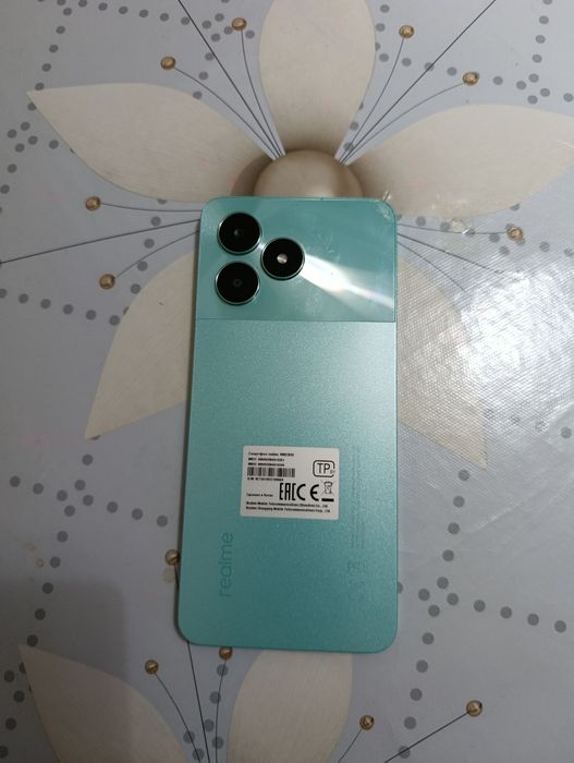 Продам телефон Realme
