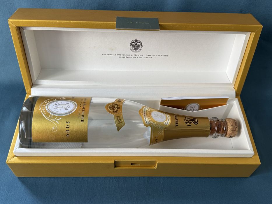 ОРИГИНАЛНА Бутилка от шапнаско с кутия Louis Roederer Cristal 2009