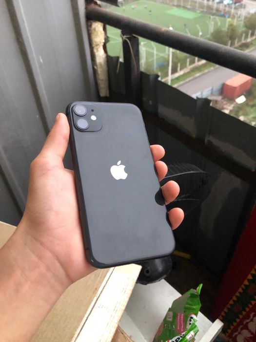 Айфон 11 64гб iPhone