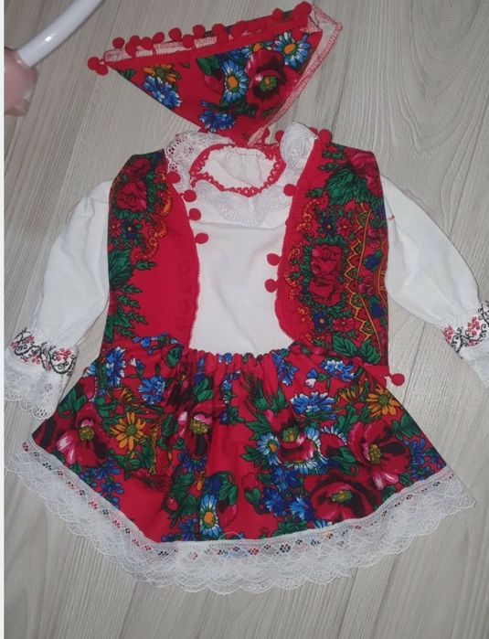 Costum popular fetite 1 an