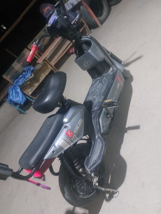 Скутер сатылады.