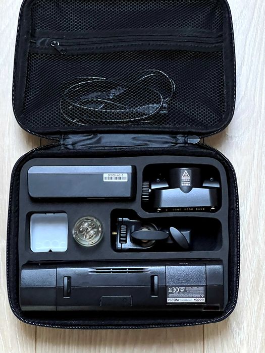 Blit Portabil Godox AD200 Pro