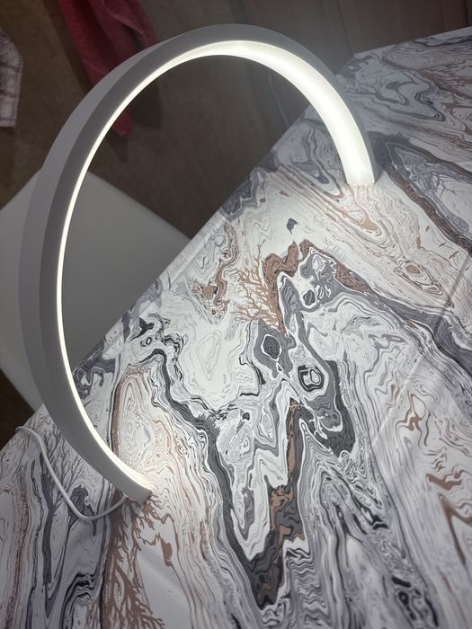 Лампа настольная для маникюра