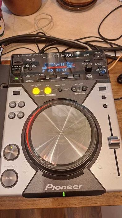 DJ плейъри 2 x CDJ400 и миксер Vestax-004 FX