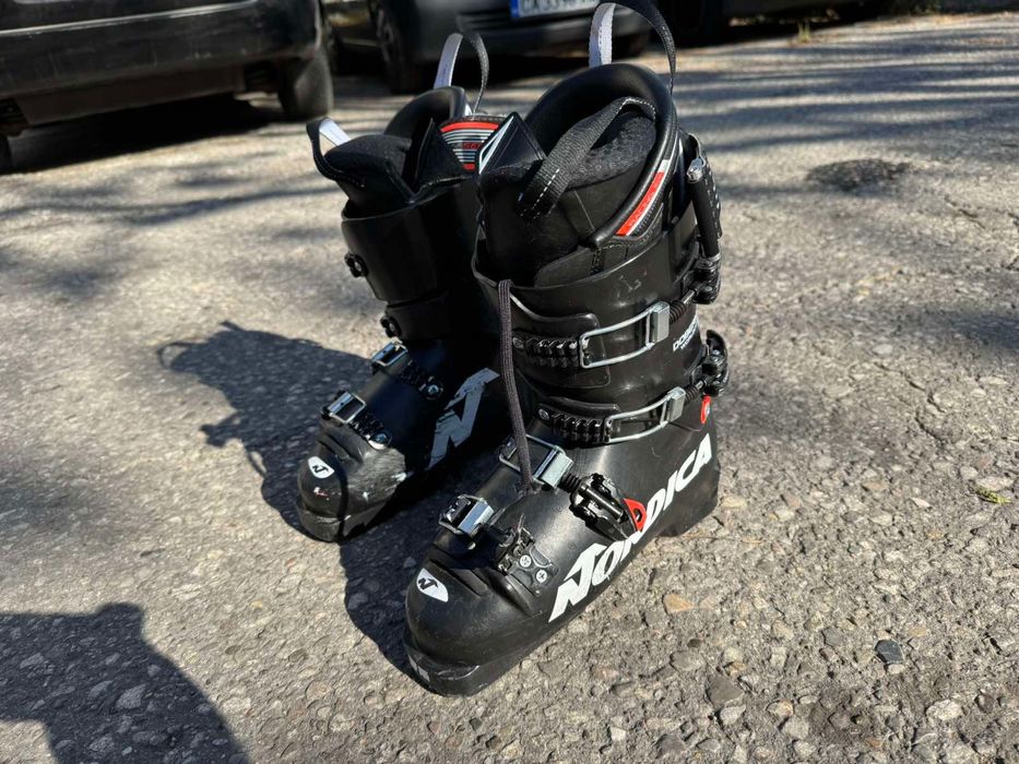 Ски обувки състезателни