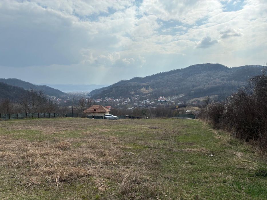 Ocnele Mari Teren exclusivist cu panoramă spectaculoasă – poziționare rară -