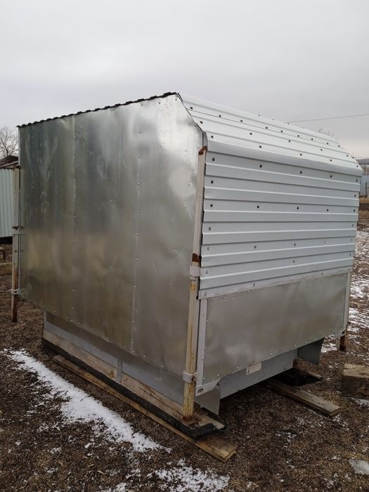 Домик для рыбалки на озере щучье