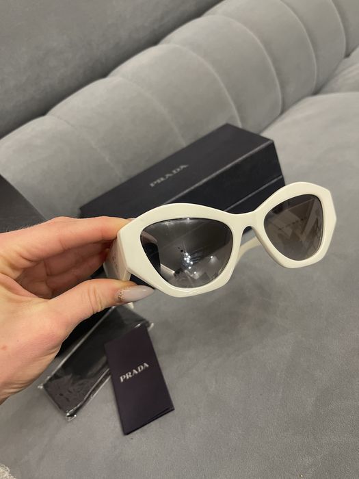 Дамски слънчеви очила Prada