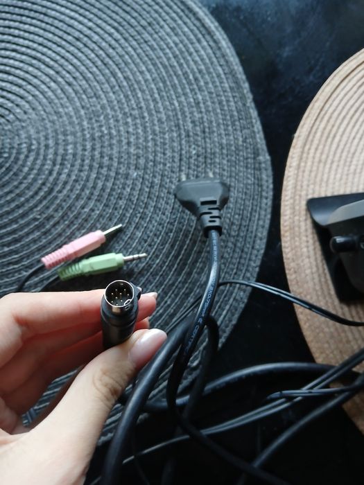 Тонколони Logitech S200, 2.1, 17W, 3.5mm jack, черни
Марка: Logitech
К