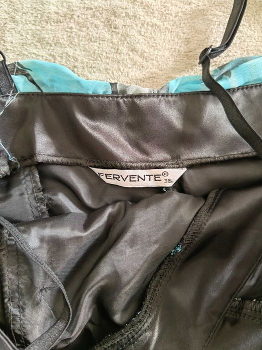 Рокля на красиви цветя