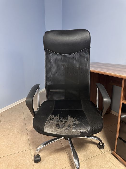 Офис стол с люлеещ механизъм