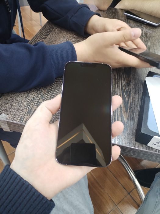 Iphone 13 pro max sotladi