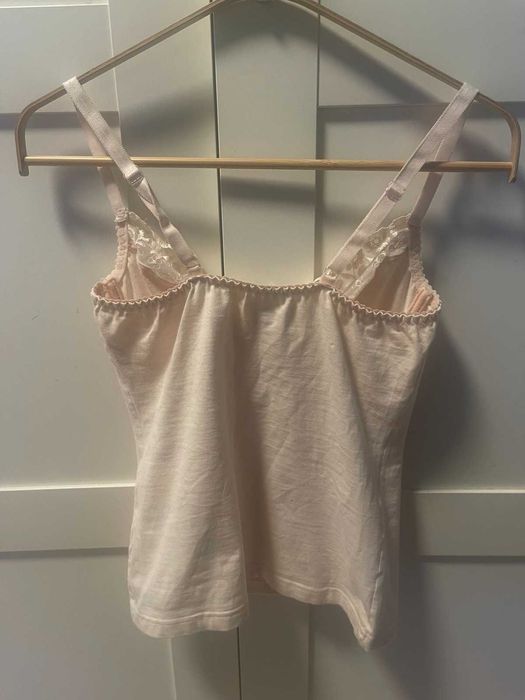 Топ с тъкни презрамки и дантела