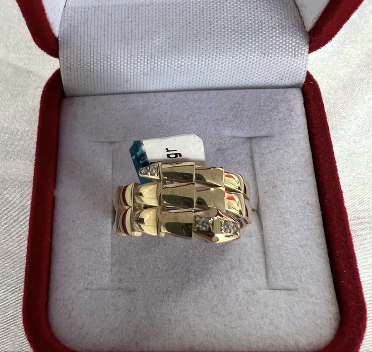 Продам золотой кольцо Италия