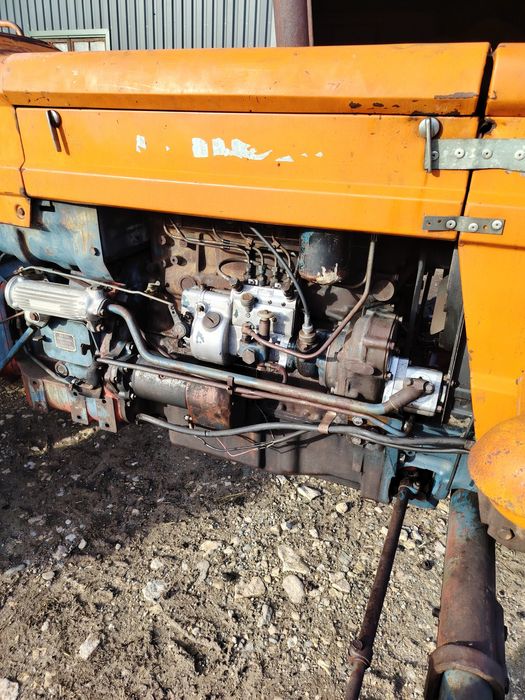 Vând tractor Fiat 670