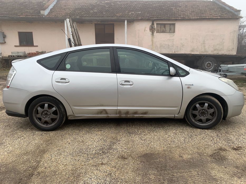 На части Toyota Prius II T3