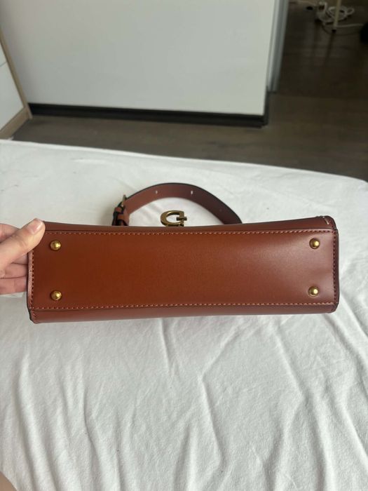 Дамска чанта Guess