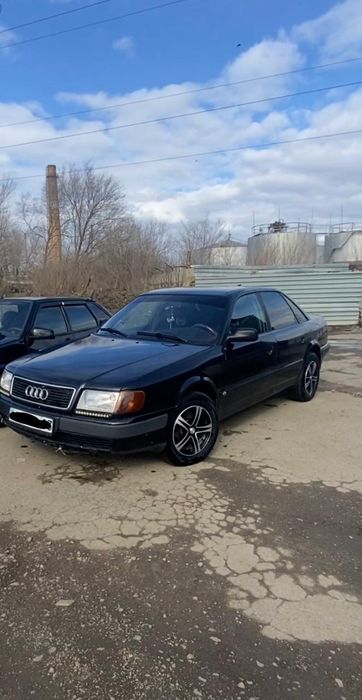 Продам Ауди 100 .
