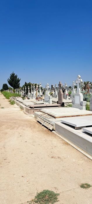 VAND LOC VECI Cimitirul Particular PACE VOUA Magurele Ilfov