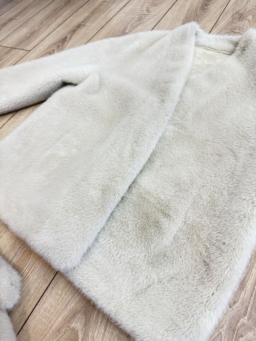 Шуба цветная и белая