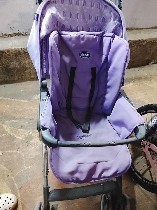 Продам коляску chicco