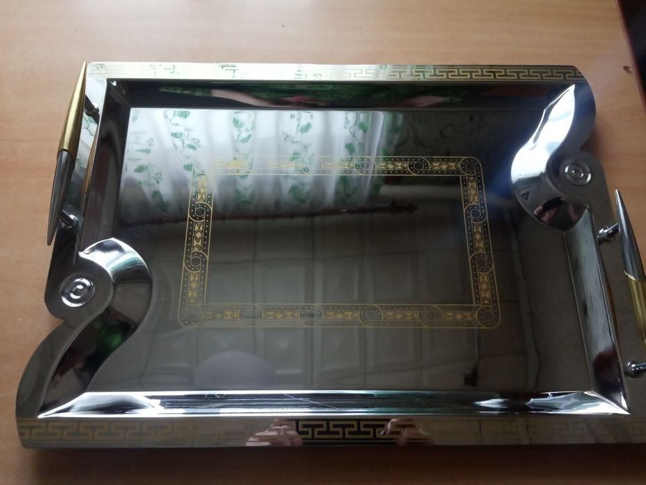 Продам разносы Б/у - набор( 2 шт) .