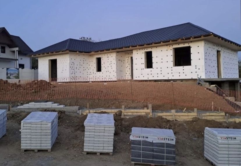 Vand case din panouri sandwich termoizolate