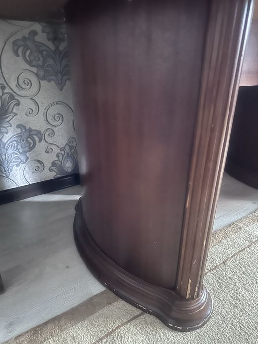 Продам стол дубовый