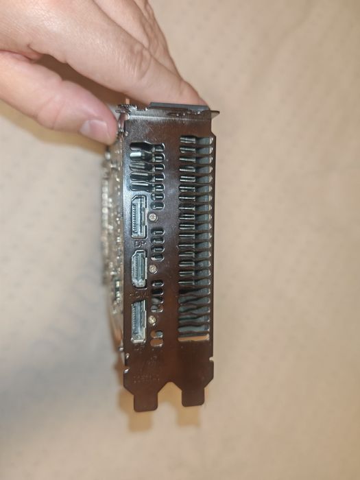 Видеокарта amd radeon rx 5600 xt 6 gb DDR6