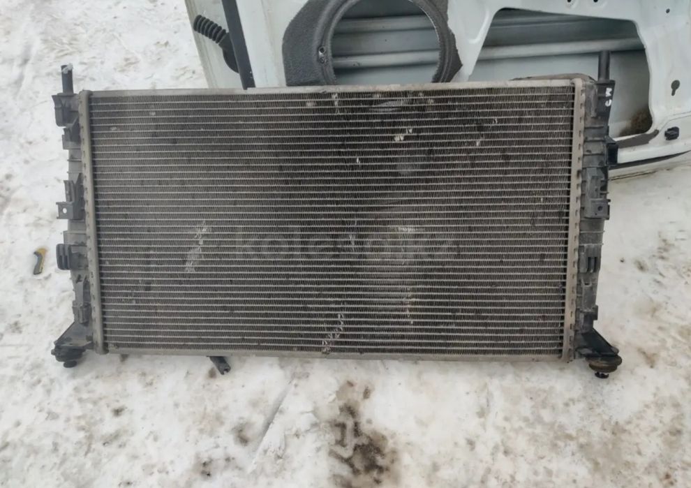 Радиатор охлаждения Мазда 3 Mazda