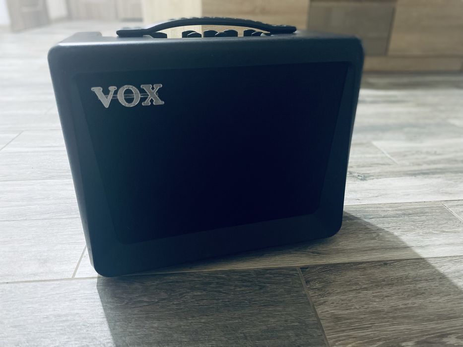 VOX VX15-GT гитарный комбоусилитель