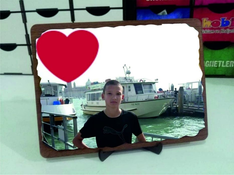 Сувенири с картини, снимки върху дърво за сватби, абитуриенти, събития