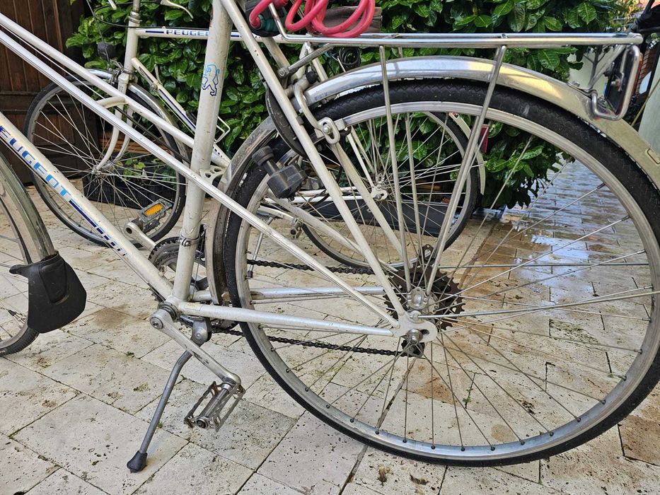 Vând două biciclete Peugeot vintage