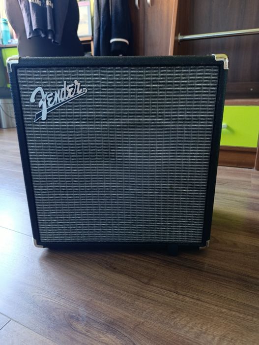 Fender Rumble 25 V3 кубе – Бас комбо / Усилвател – Отлично състояние