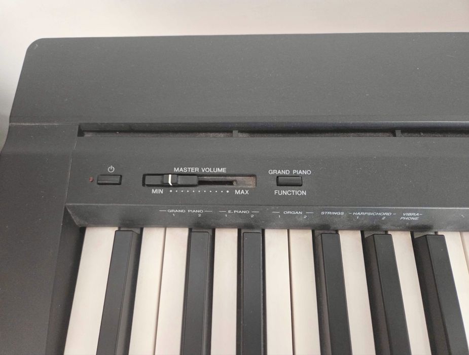 Orga Yamaha 8 octave cu stativ si pedala incluse