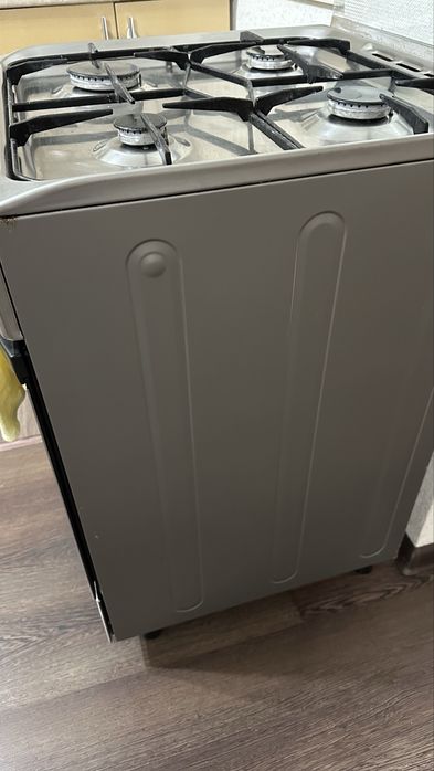 Продам газовую плиту