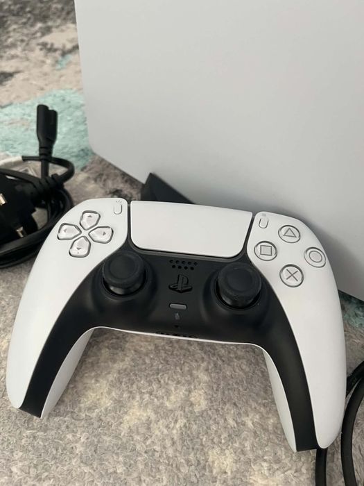 ps5, 825gb, disc, 1 controller.