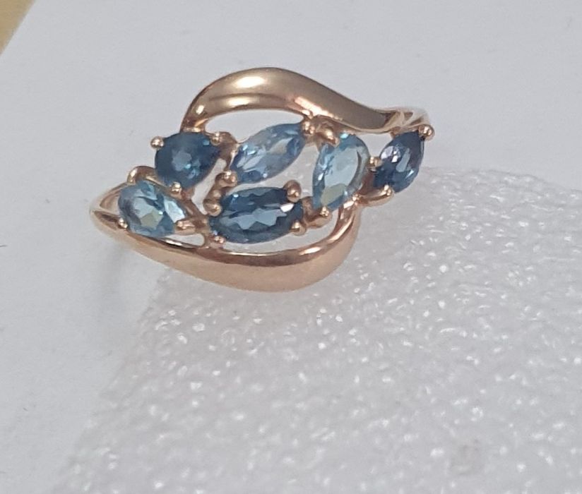 Аквамарин    кольцо.