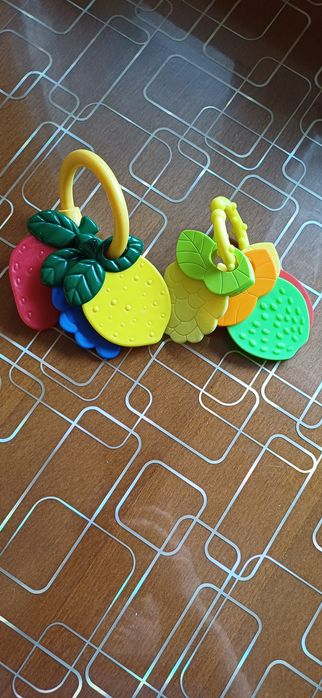 Лот бебешки играчки 6+ месеца