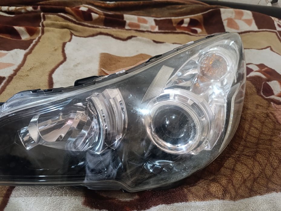 Фара на Субару Легаси Аутбэк до рестайлинг
