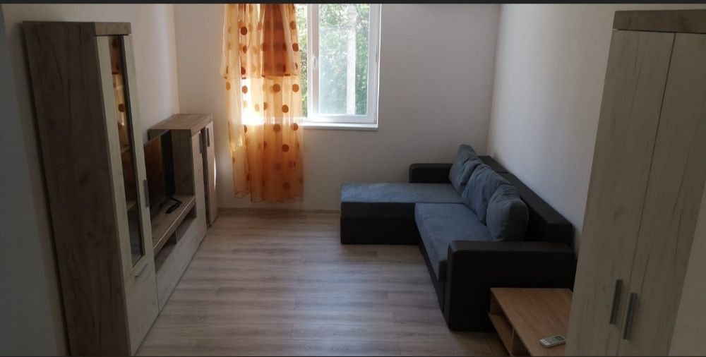 Închiriez apartament