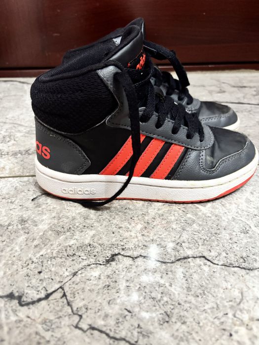 Adidasi adidas marimea 31