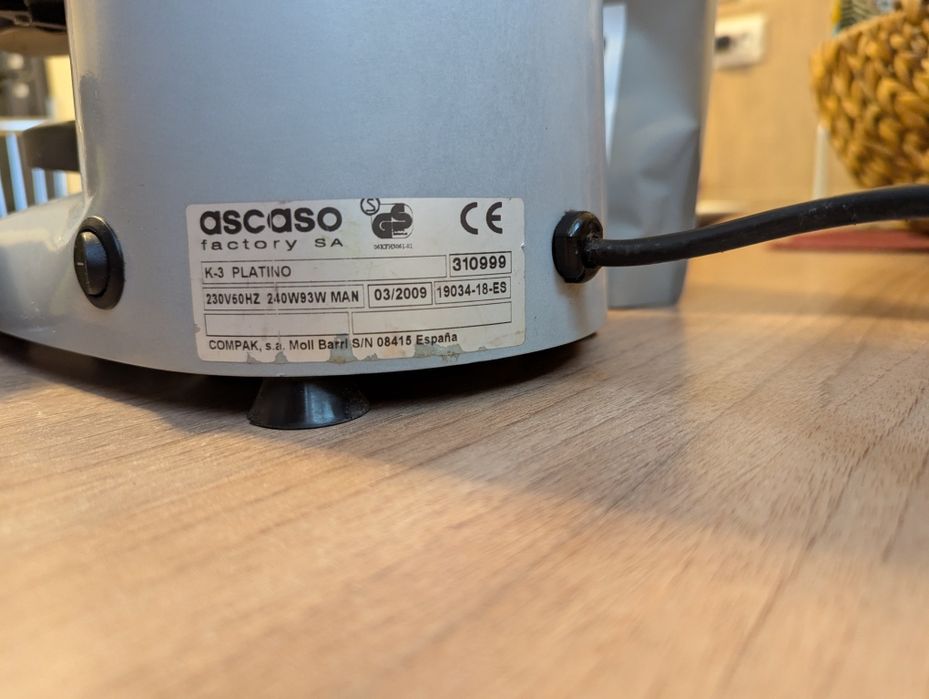 Râșniță de cafea profesională Compak K-3