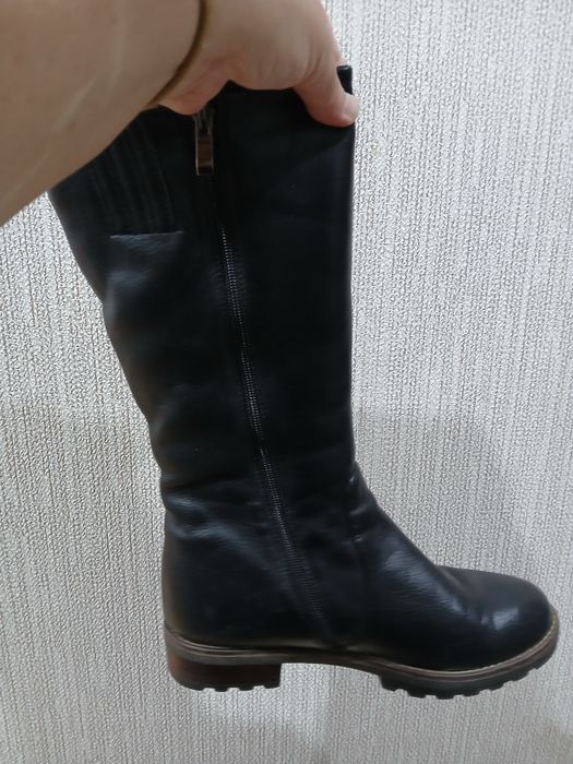 Продам срочно обуви размеры 37/38
